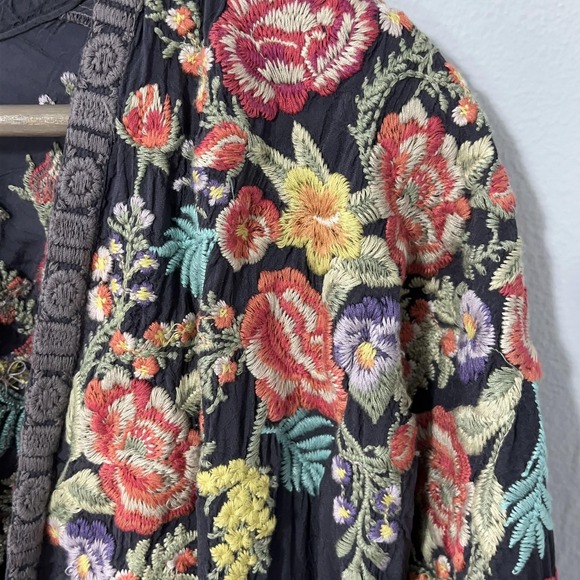 Johnny Was Kimono Top Women Small Gray Floral Embroidered Tassel Boho Festival - Picture 5 of 16